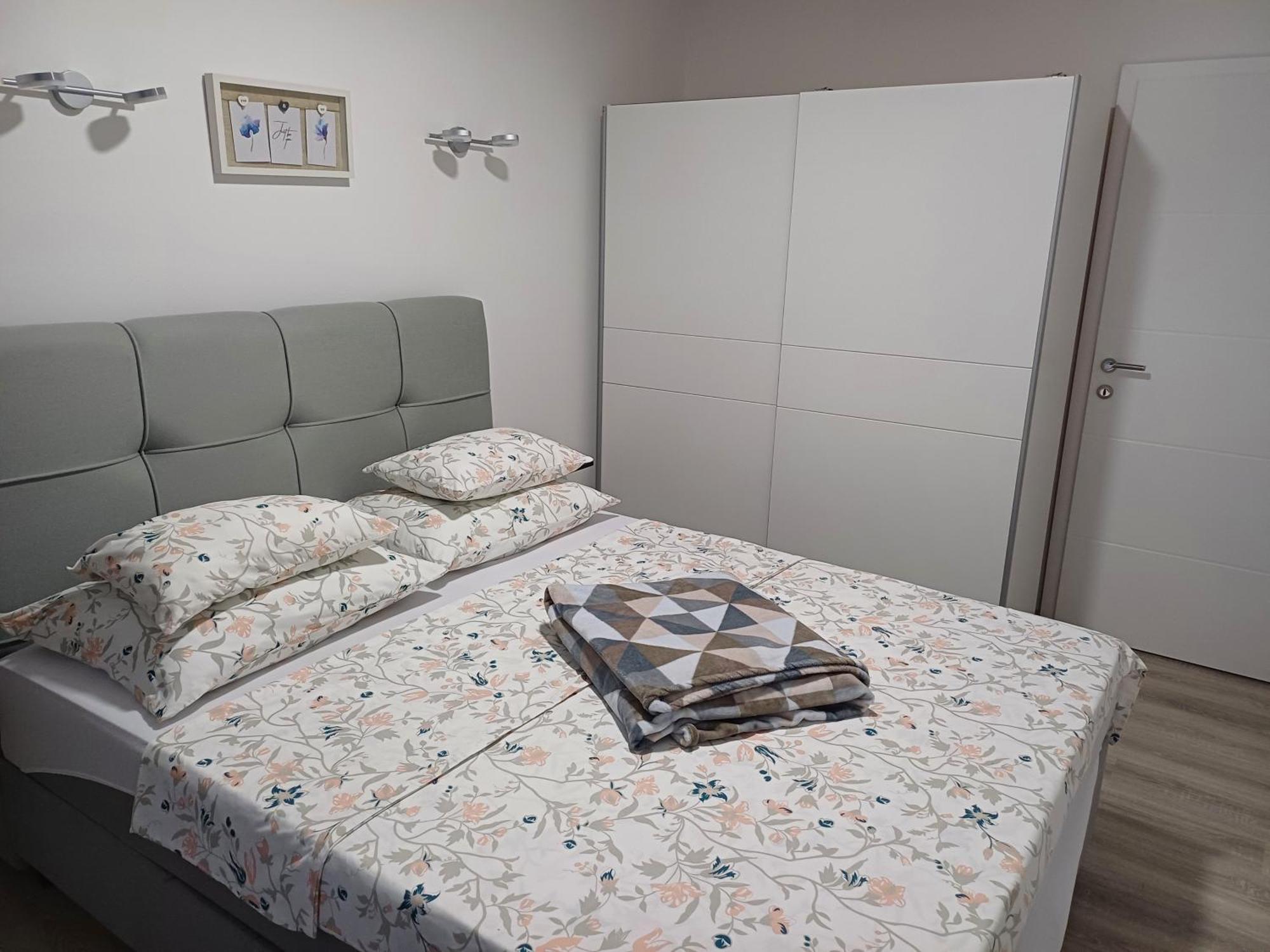 Apartmani Bulajic Đảo Krk Ngoại thất bức ảnh